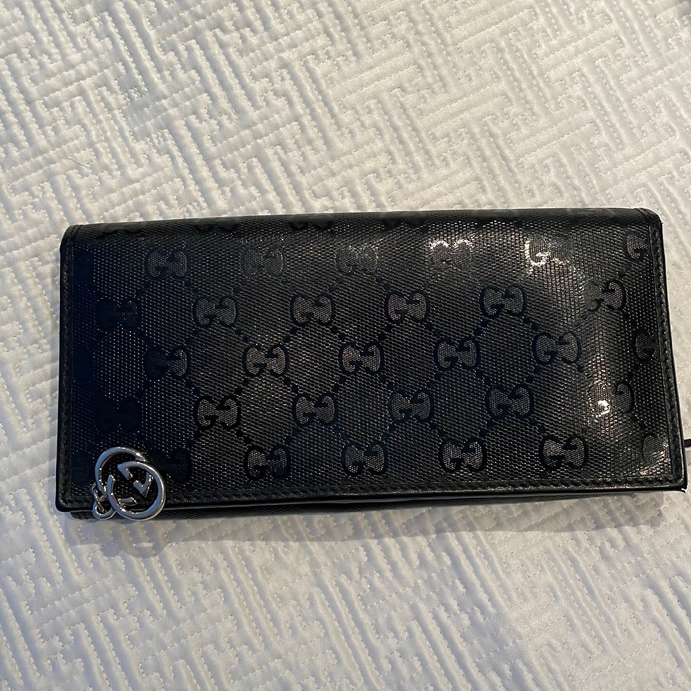 Gucci wallet on a chain, black.